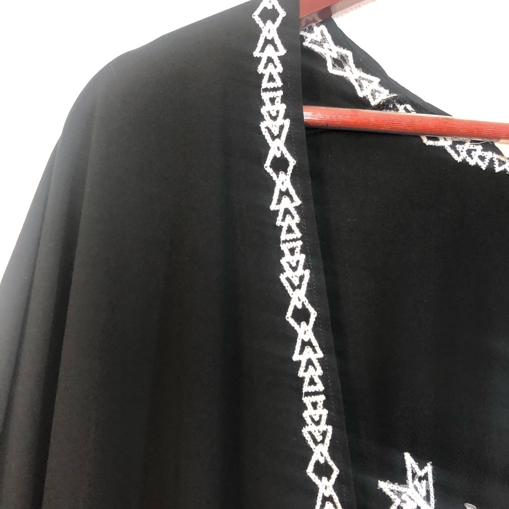 Black and White Embroidered Fringe Shawl Cardigan - Picture 6 of 13
